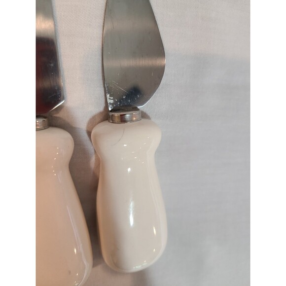 Rae Dunn Cheese Plate and Knife Set - Picture 6 of 6